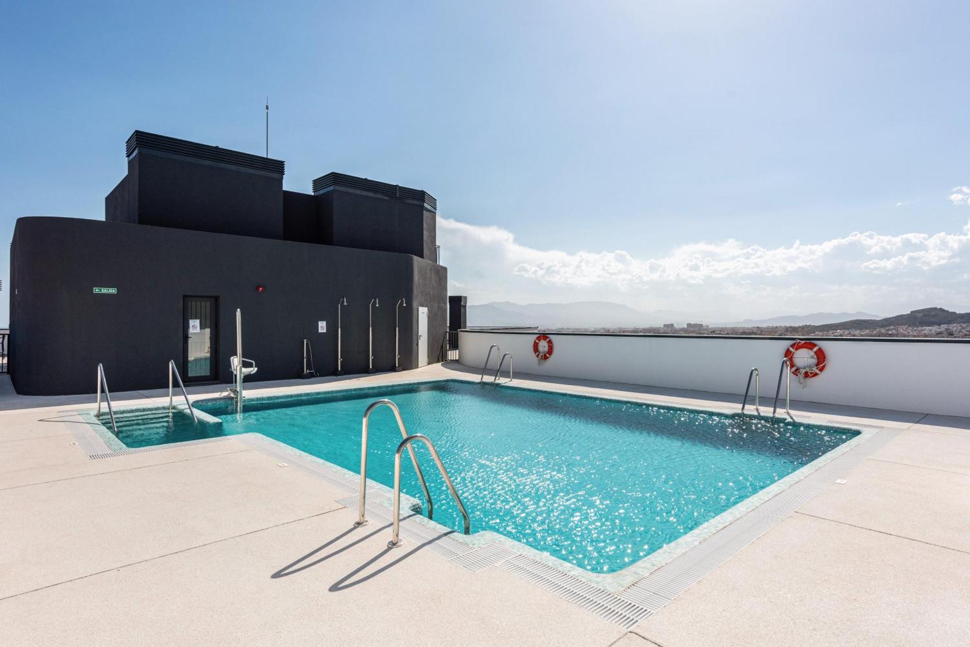 Stay U-Nique Apartments Martiricos Malaga Bagian luar foto